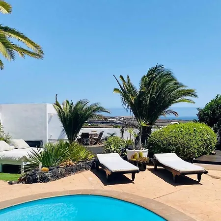 Villa Beautiful&large Lanzarote Spain *