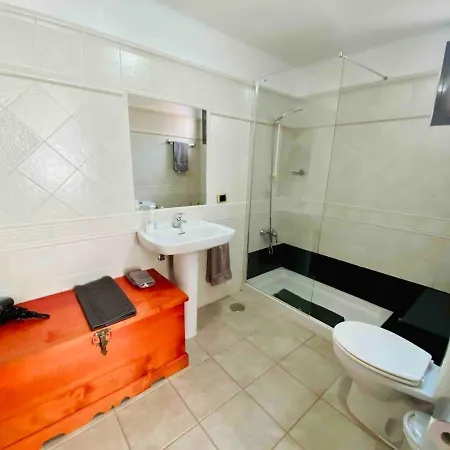Beautiful And Large Lanzarote Spain Villa *