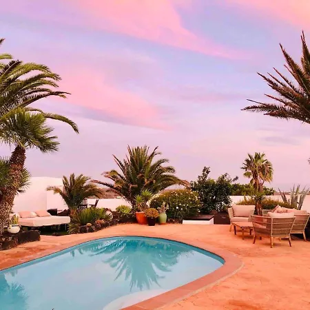 Beautiful And Large Lanzarote Spain Villa *